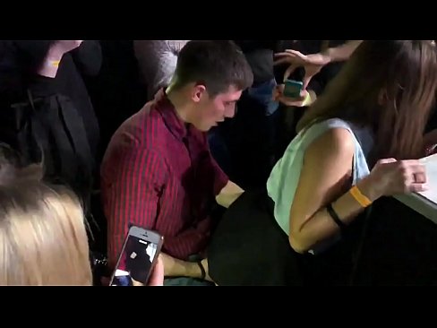 ❤️ Sex nyata dina nightclub Rusia. gadis Rusia 18 taun heubeul dina anus jeung heunceut fucked di nightclub a ❤️❌ porno homemade dina pornosu.xxxtun.ru ❌❤